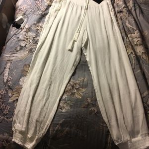 White beach pants